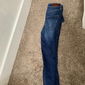 Hollister "Ultra High Rise Crop Super Skinny" jeans